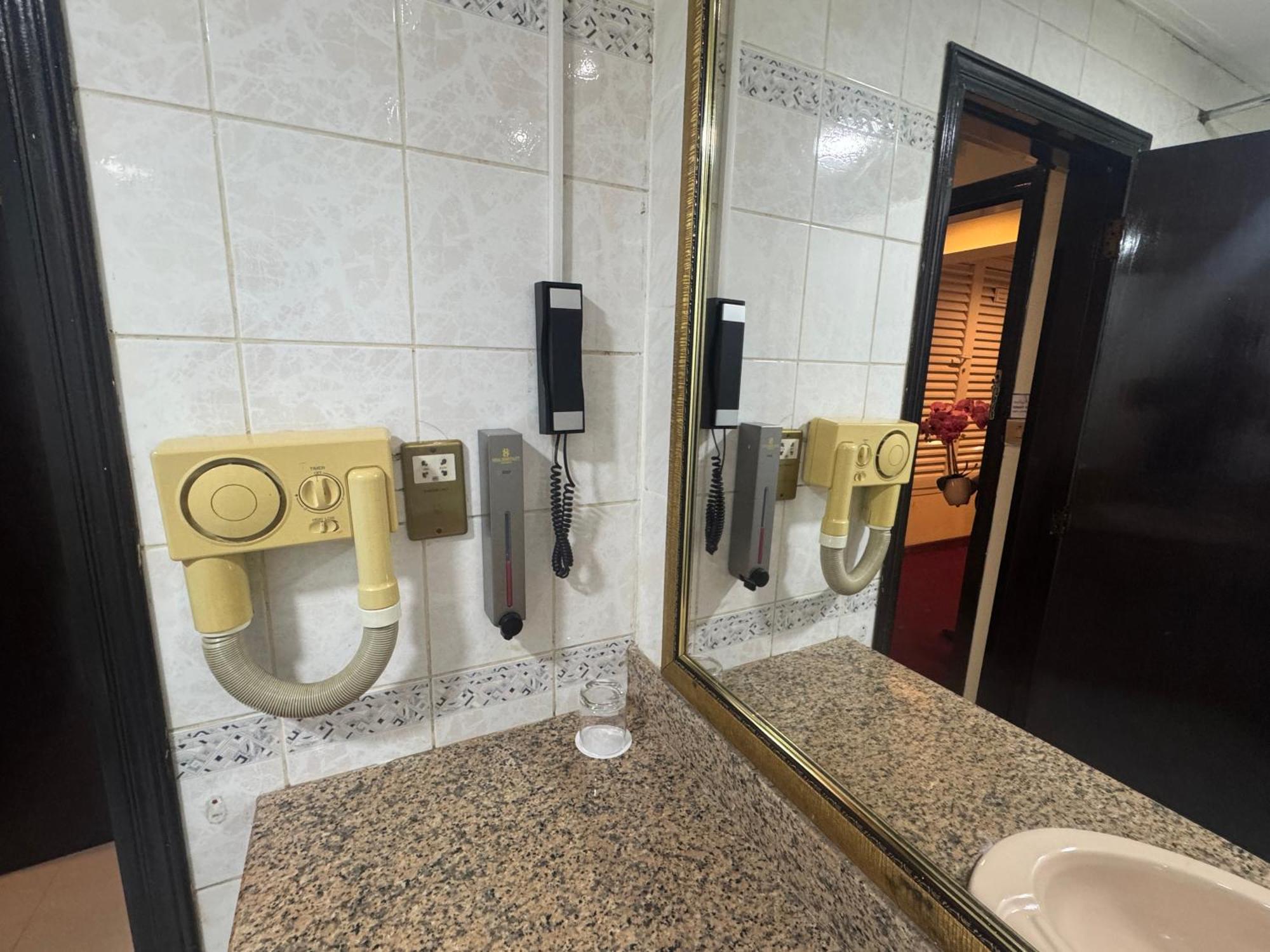 Orchid Hotel Deira Дубай Экстерьер фото